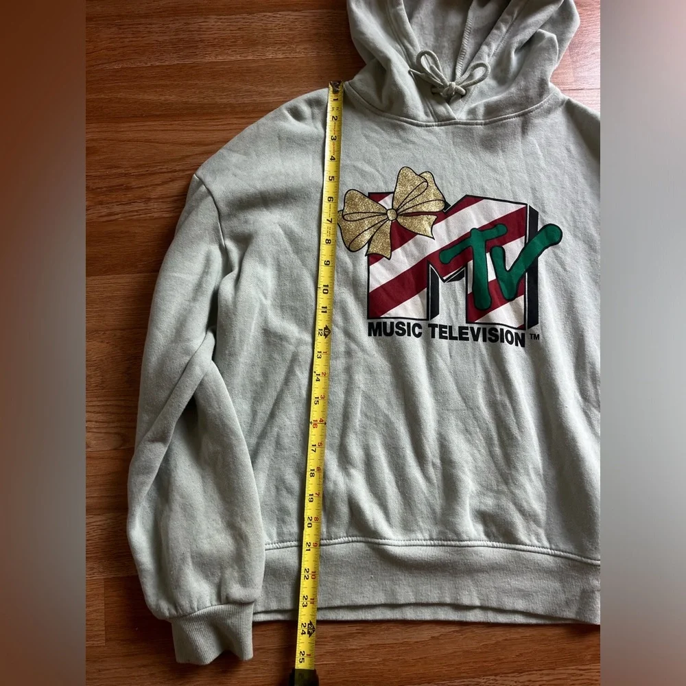 MTV Light Sage Green Holiday Hoodie Sweatshirt Christmas Women’s Medium